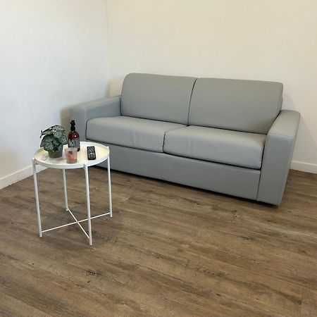 Superbe Studio Meuble Avec Parking Maubeuge Exterior photo