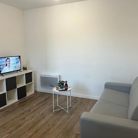Superbe Studio Meuble Avec Parking Maubeuge Exterior photo